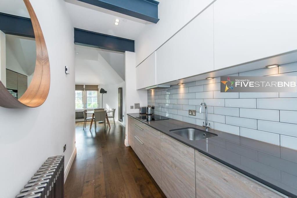 Cool Urban Apartment With Stunning Castle Views Édimbourg Extérieur photo
