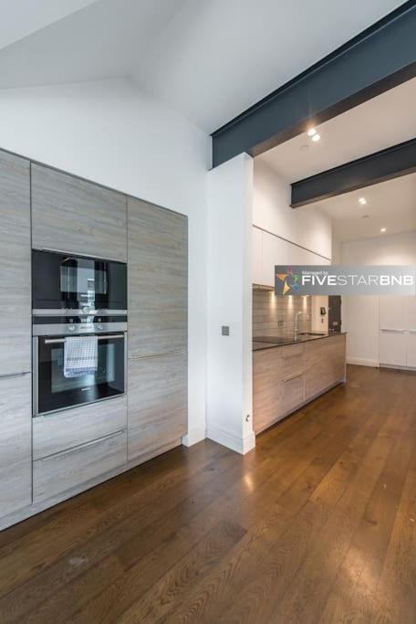 Cool Urban Apartment With Stunning Castle Views Édimbourg Extérieur photo