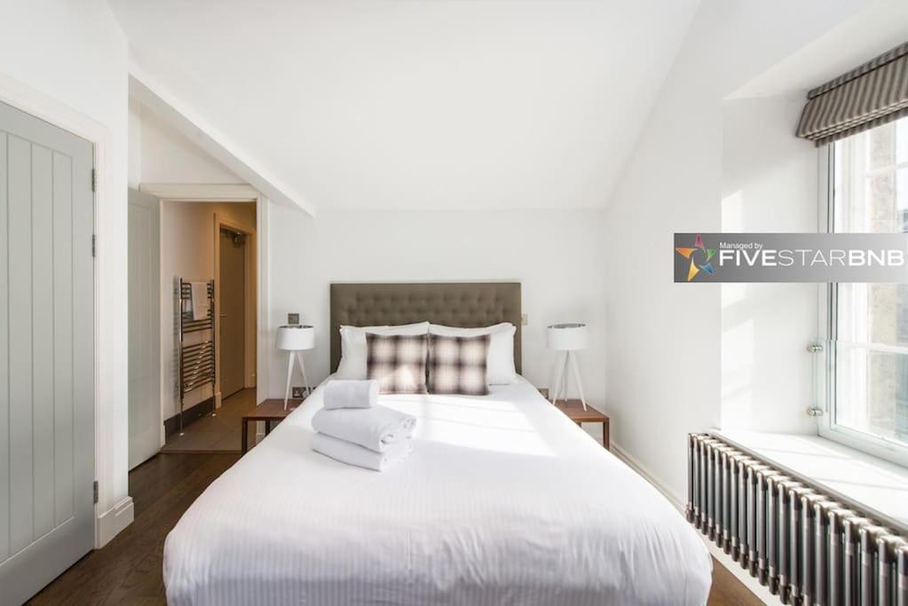 Cool Urban Apartment With Stunning Castle Views Édimbourg Extérieur photo