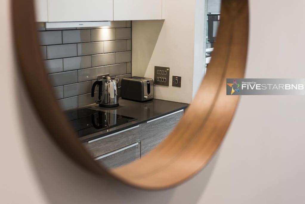 Cool Urban Apartment With Stunning Castle Views Édimbourg Extérieur photo