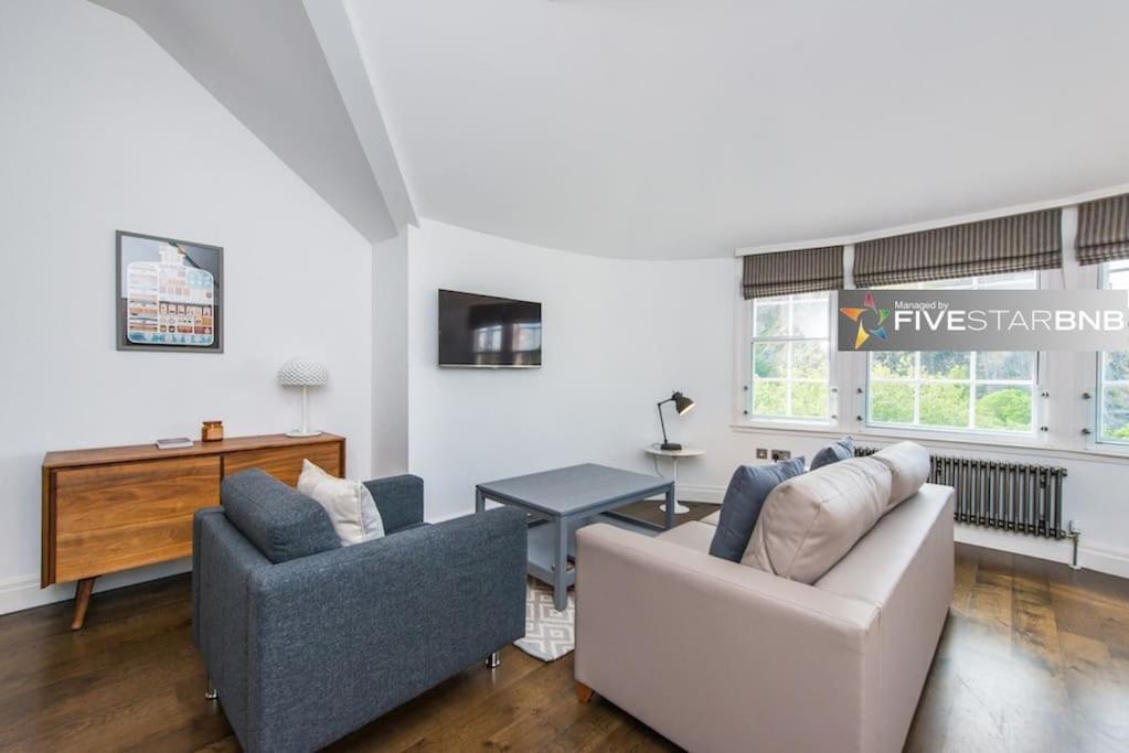 Cool Urban Apartment With Stunning Castle Views Édimbourg Extérieur photo